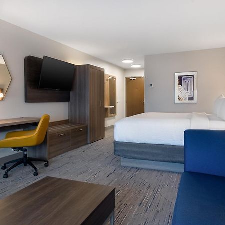 Holiday Inn Express & Suites Oscoda By Ihg Exterior photo