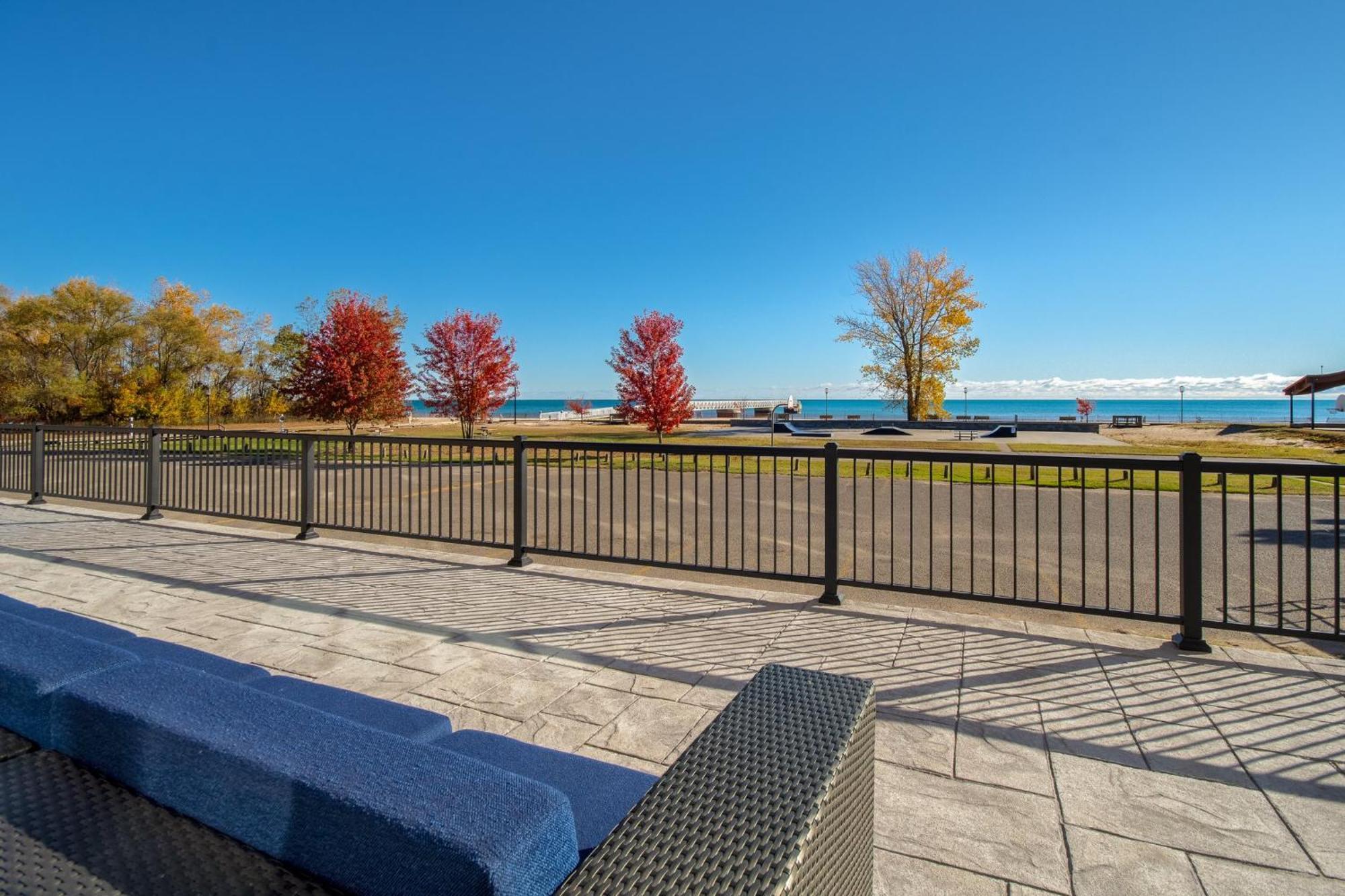 Holiday Inn Express & Suites Oscoda By Ihg Exterior photo